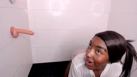 mistt_miaa online show from November 14, 2025, 8:07 pm