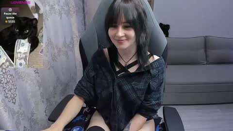 misty_dark online show from May 13, 2026, 11:29 am