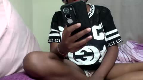 misty_shee online show from December 3, 2025, 7:23 pm