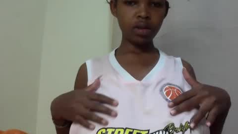 misty_shee online show from June 27, 2026, 4:23 pm