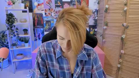 Snapshot of mistybarnes chatting on March 2, 2025, 9:21 am MistyBarnes NONUDE MODEL online show from March 2, 2025, 9:21 am