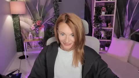 Snapshot of mistybarnes chatting on September 14, 2025, 2:38 pm MistyBarnes NONUDE MODEL online show from September 14, 2025, 2:38 pm