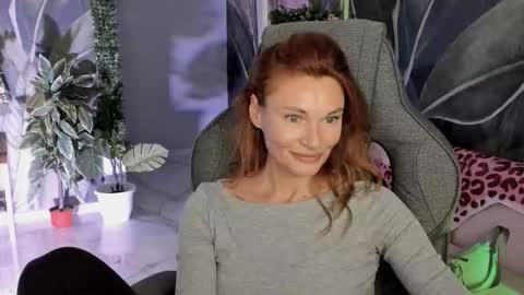 Snapshot of mistybarnes chatting on November 13, 2025, 12:15 pm MistyBarnes NONUDE MODEL online show from November 13, 2025, 12:15 pm