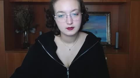 Aria online show from October 12, 2025, 10:47 am