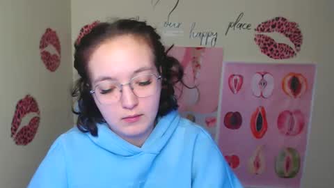 Aria online show from November 27, 2025, 7:43 am