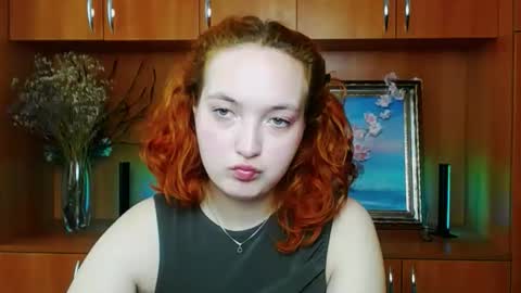 Snapshot of mistyrosee chatting on May 4, 2026, 10:33 am Aria online show from May 4, 2026, 10:33 am