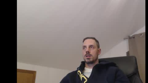 Snapshot of mitsch01 chatting on November 18, 2025, 6:56 pm Mitsch online show from November 18, 2025, 6:56 pm