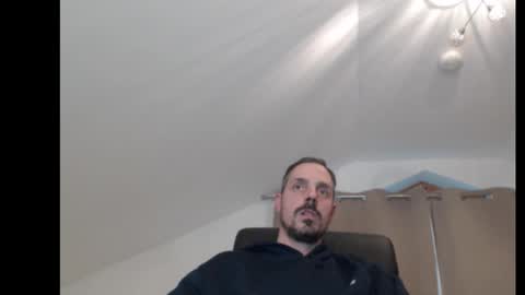 Snapshot of mitsch01 chatting on December 3, 2025, 2:59 pm Mitsch online show from December 3, 2025, 2:59 pm