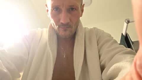 Snapshot of mitzio114 chatting on December 20, 2025, 3:13 am mitzio114 online show from December 20, 2025, 3:13 am