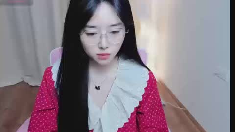 Snapshot of miu999 chatting on December 18, 2025, 2:28 am miu online show from December 18, 2025, 2:28 am