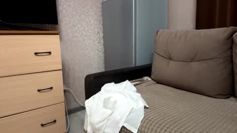 mivique online show from June 11, 2026, 2:53 am