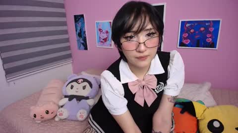 Snapshot of miwaviolet chatting on September 18, 2025, 12:23 am Miwa Violet online show from September 18, 2025, 12:23 am