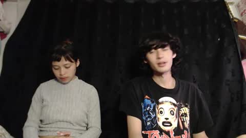 Snapshot of mixipeach chatting on March 7, 2026, 5:37 am Naomi and Nekorii online show from March 7, 2026, 5:37 am