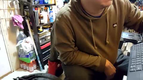 Snapshot of mixtasiaj chatting on December 17, 2025, 11:49 am J online show from December 17, 2025, 11:49 am