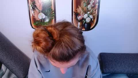 Snapshot of miya_here chatting on May 8, 2026, 4:56 pm Miya online show from May 8, 2026, 4:56 pm