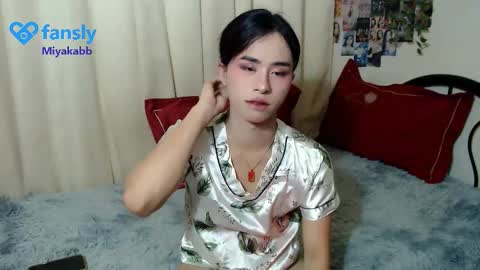 Miyakabebe online show from November 14, 2025, 6:12 am