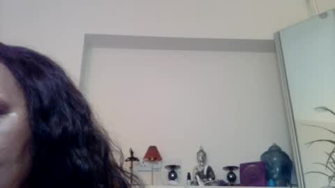 Ling Ling online show from June 20, 2026, 1:52 am