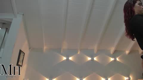 mizzhell_ online show from October 20, 2025, 12:38 pm