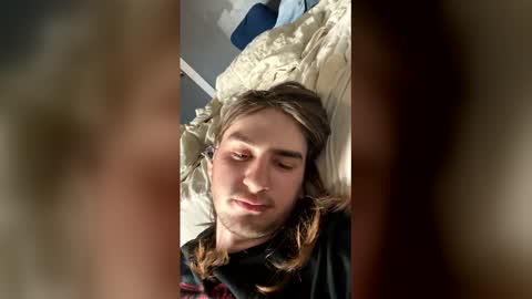 Snapshot of mjugon212 chatting on March 15, 2026, 10:27 pm mjugon212 online show from March 15, 2026, 10:27 pm