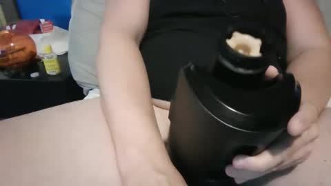 mlee_cam81 online show from November 5, 2025, 6:30 pm