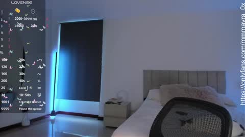 MAYRA   online show from October 30, 2025, 9:37 pm