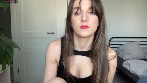 mmminnie online show from March 10, 2025, 2:16 pm