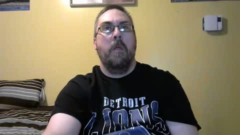 Snapshot of mmr4545 chatting on May 13, 2026, 5:05 am mark online show from May 13, 2026, 5:05 am