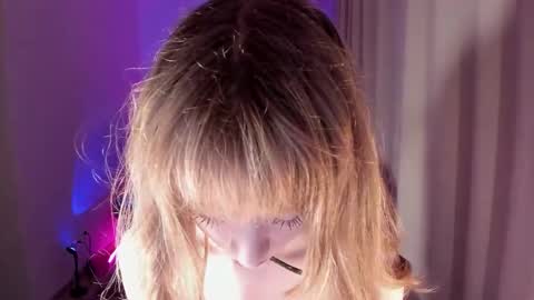 Snapshot of mnepohhh chatting on January 6, 2026, 3:27 pm mnepohhh online show from January 6, 2026, 3:27 pm