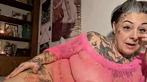 Snapshot of mnkfun4u chatting on February 19, 2026, 4:30 am Kittykittybangbang online show from February 19, 2026, 4:30 am