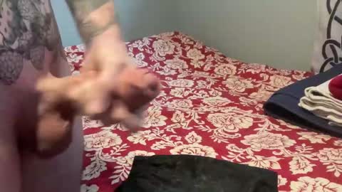 MNTuiLa online show from October 16, 2025, 2:29 pm