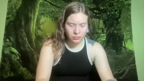 Snapshot of mo0n_goddess chatting on June 5, 2026, 6:52 am Misty online show from June 5, 2026, 6:52 am