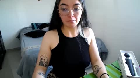 Snapshot of mocca_117 chatting on November 7, 2025, 11:43 am Sam online show from November 7, 2025, 11:43 am