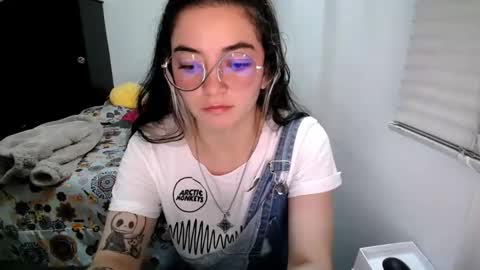 Snapshot of mocca_117 chatting on December 16, 2025, 1:32 am Sam online show from December 16, 2025, 1:32 am