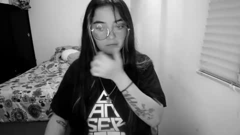 Snapshot of mocca_117 chatting on December 19, 2025, 1:23 am Sam online show from December 19, 2025, 1:23 am