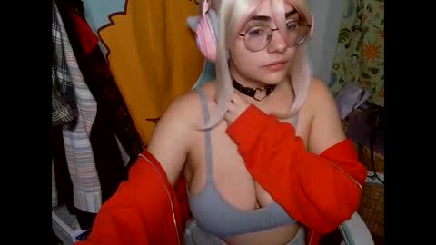 Snapshot of mochi_rainbow chatting on January 16, 2025, 6:16 pm The Mochi Rainbow Variety Show online show from January 16, 2025, 6:16 pm