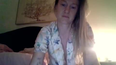 mockingbirds91 online show from March 31, 2026, 4:13 am