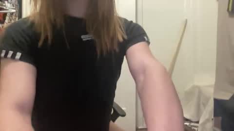 Snapshot of model_p050i chatting on April 9, 2026, 6:02 am model_p050i online show from April 9, 2026, 6:02 am