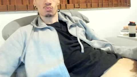 DigBreed online show from October 15, 2025, 1:44 pm