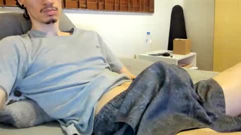 Snapshot of moderdelier chatting on March 19, 2026, 12:53 pm DigBreed online show from March 19, 2026, 12:53 pm