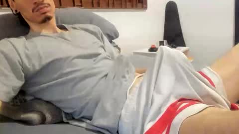 Snapshot of moderdelier chatting on April 9, 2026, 11:37 am DigBreed online show from April 9, 2026, 11:37 am