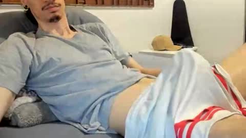 Snapshot of moderdelier chatting on April 11, 2026, 12:31 pm DigBreed online show from April 11, 2026, 12:31 pm