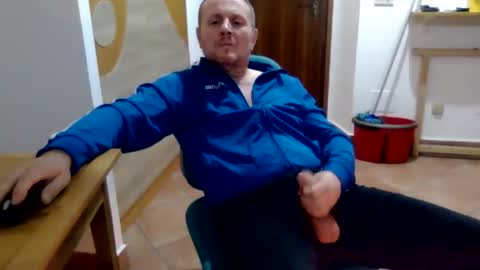 modesto1969 online show from November 20, 2025, 12:55 am