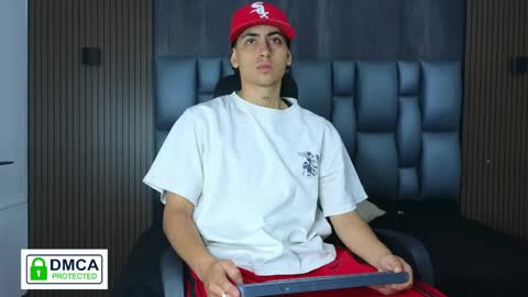 Snapshot of mohamed_malik chatting on April 14, 2026, 11:27 am mohamed_malik online show from April 14, 2026, 11:27 am