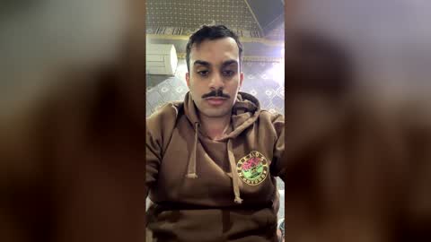 mohammedthebestis10 online show from December 21, 2025, 9:44 pm