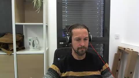 Julien online show from February 4, 2025, 11:49 am