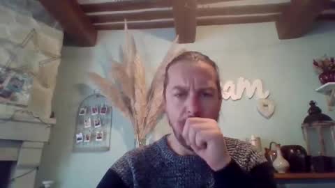 Julien online show from February 10, 2025, 3:32 pm