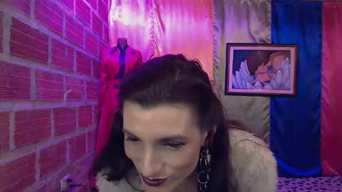 Snapshot of moira_hot chatting on December 5, 2025, 6:37 pm moira_hot online show from December 5, 2025, 6:37 pm