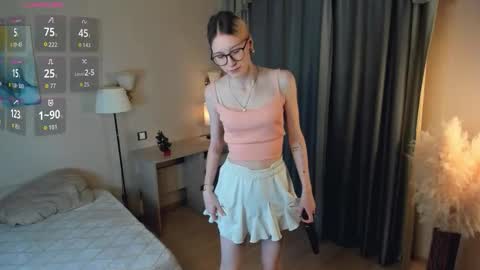 Laura online show from December 14, 2025, 1:11 am