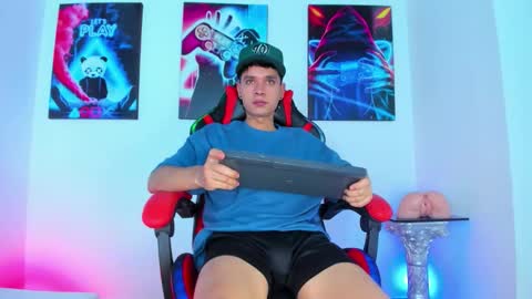 Snapshot of moises_23cm chatting on September 28, 2025, 8:36 pm moises_23cm online show from September 28, 2025, 8:36 pm
