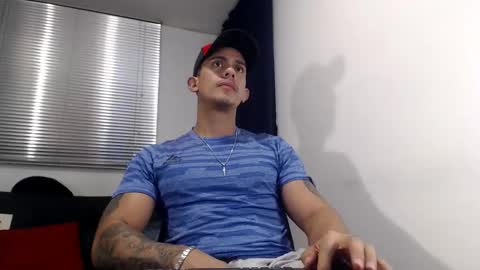 Moises Paez online show from December 30, 2024, 1:37 am